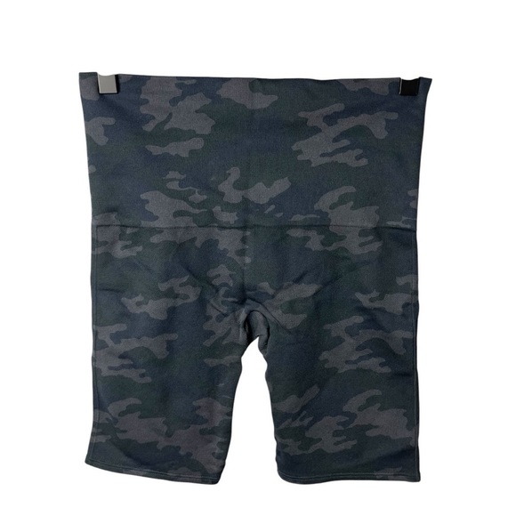 Spanx Look At Me Now Bike Shorts Camo Size Medium - Picture 3 of 4